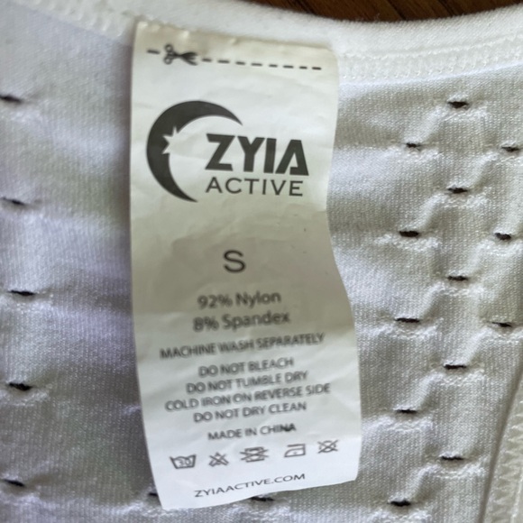 4/$20 Zyia white Tank Top - Picture 3 of 7